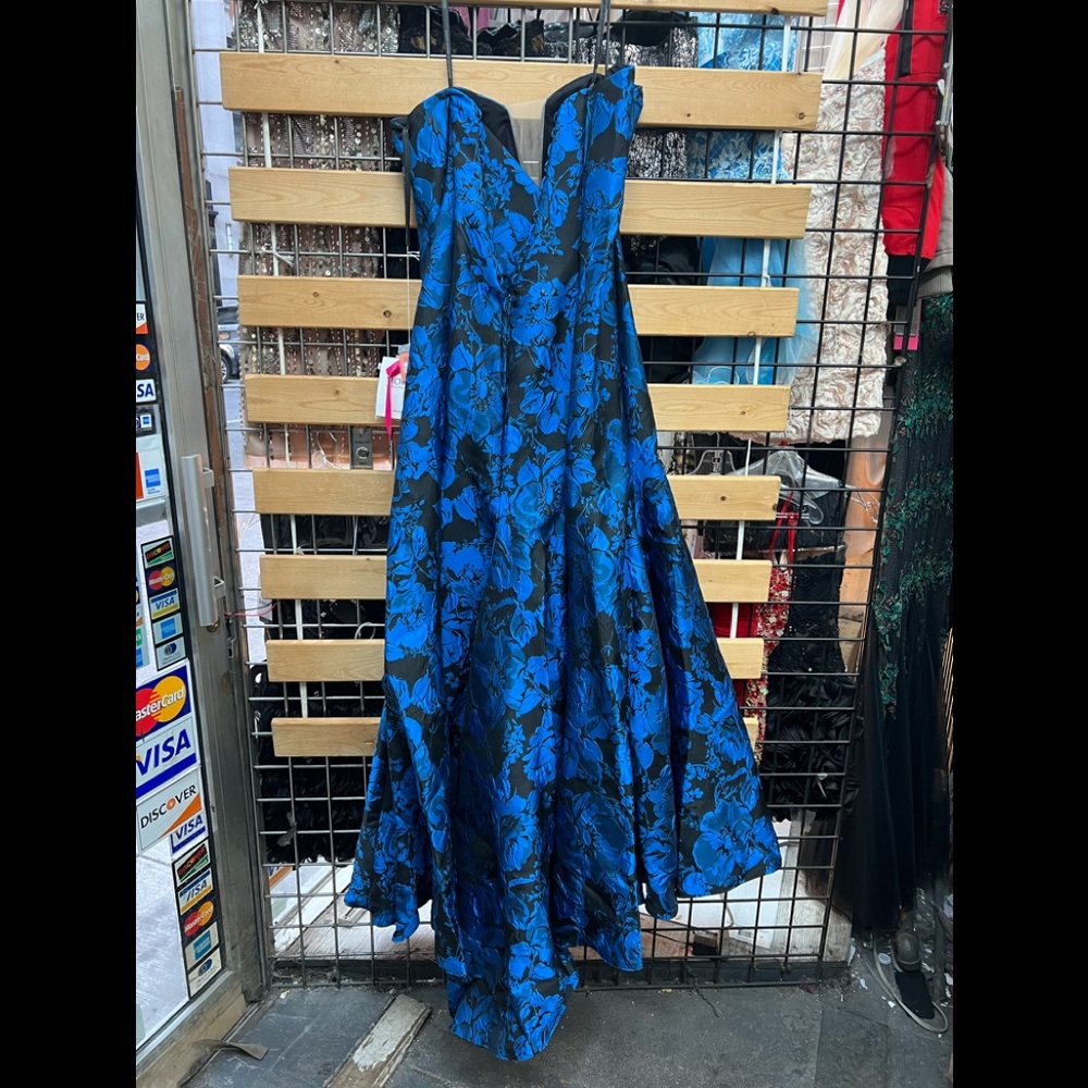 NWT,Mori lee  long Dress 43107A
Floral Black/royal - Picture 8 of 17